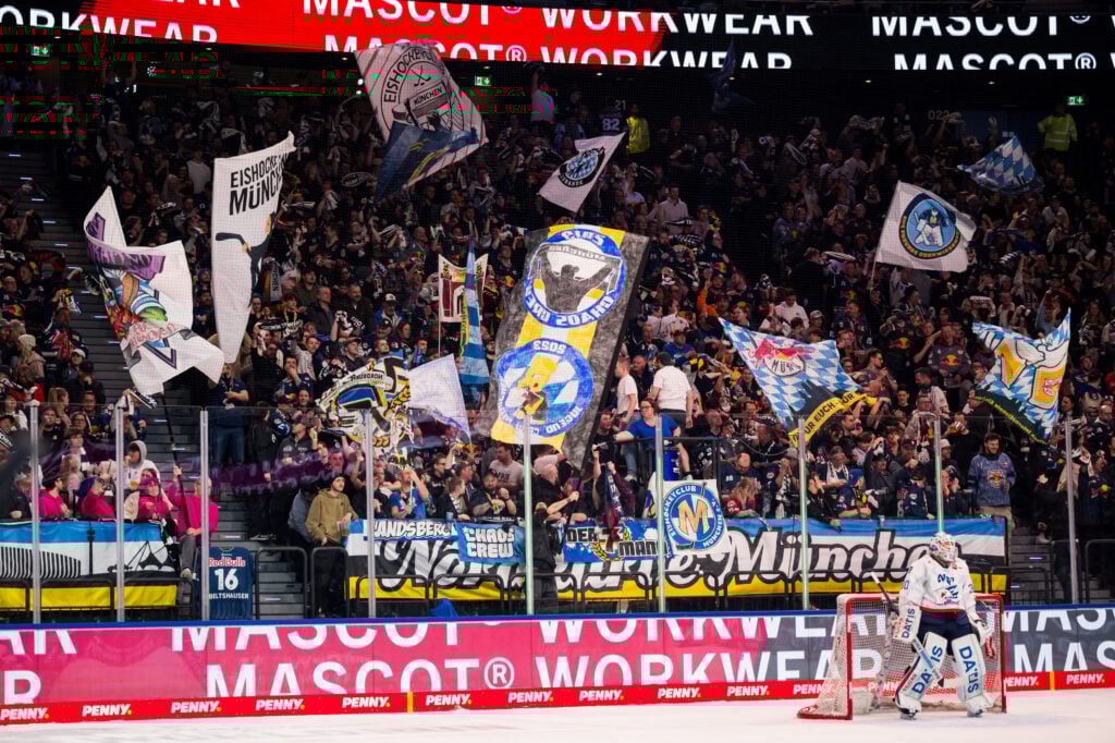 Red Bull München gegen Adler Mannheim - PENNY DEL Viertelfinale - IN München - Das Stadtmagazin EHC Red Bull München