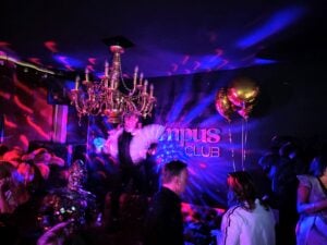 Prickelnde Neueröffnung: der Schampus Club