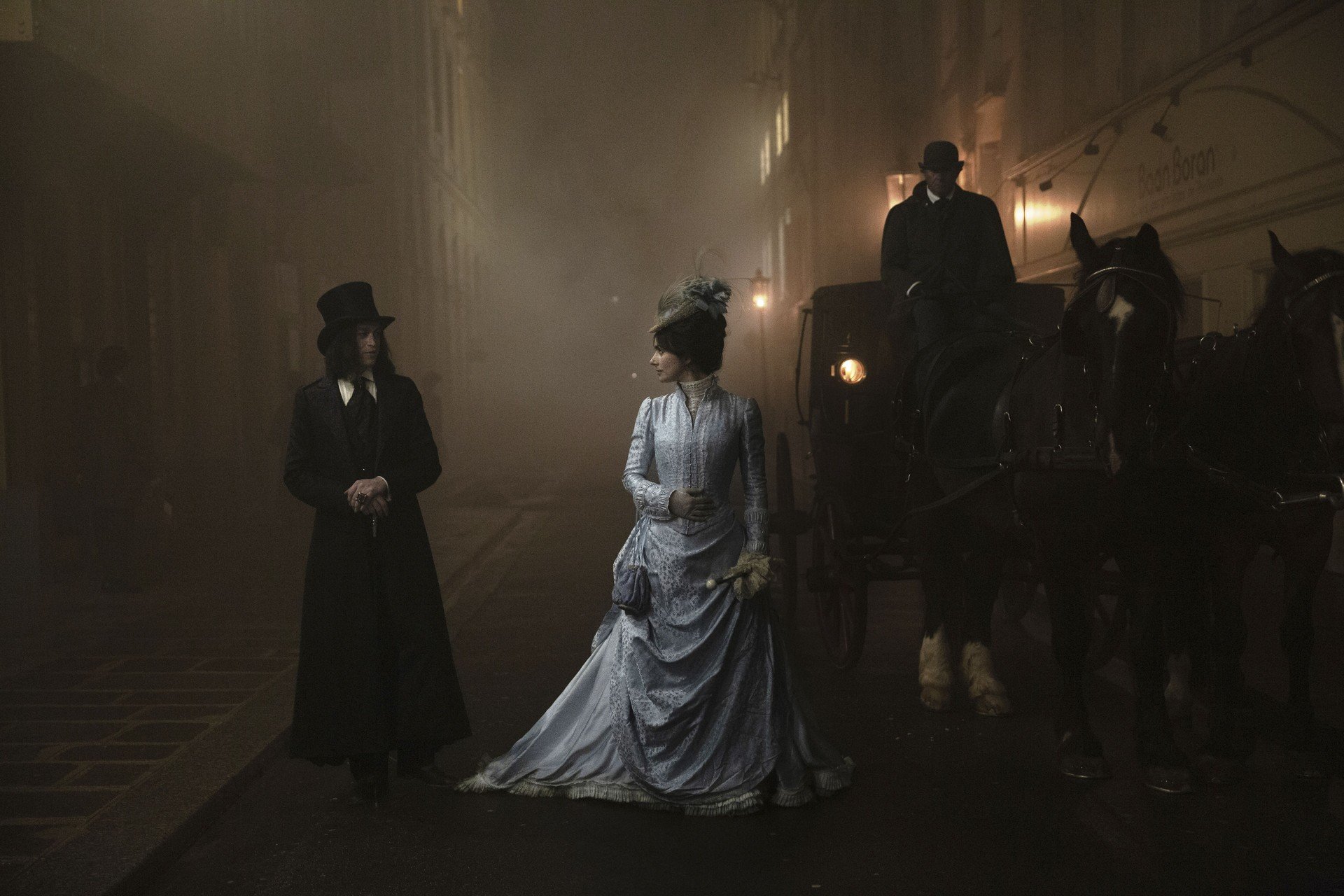 0321d88-p-308598-print1.jpg - IN München - Das Stadtmagazin Bilder aus Dracula - Die Auferstehung