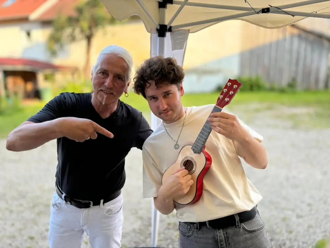 8fae3ce-091827-6582da21aec6cf2ccdf10d9a60ecf46da60d2666-elialsvater.webp - IN München - Das Stadtmagazin