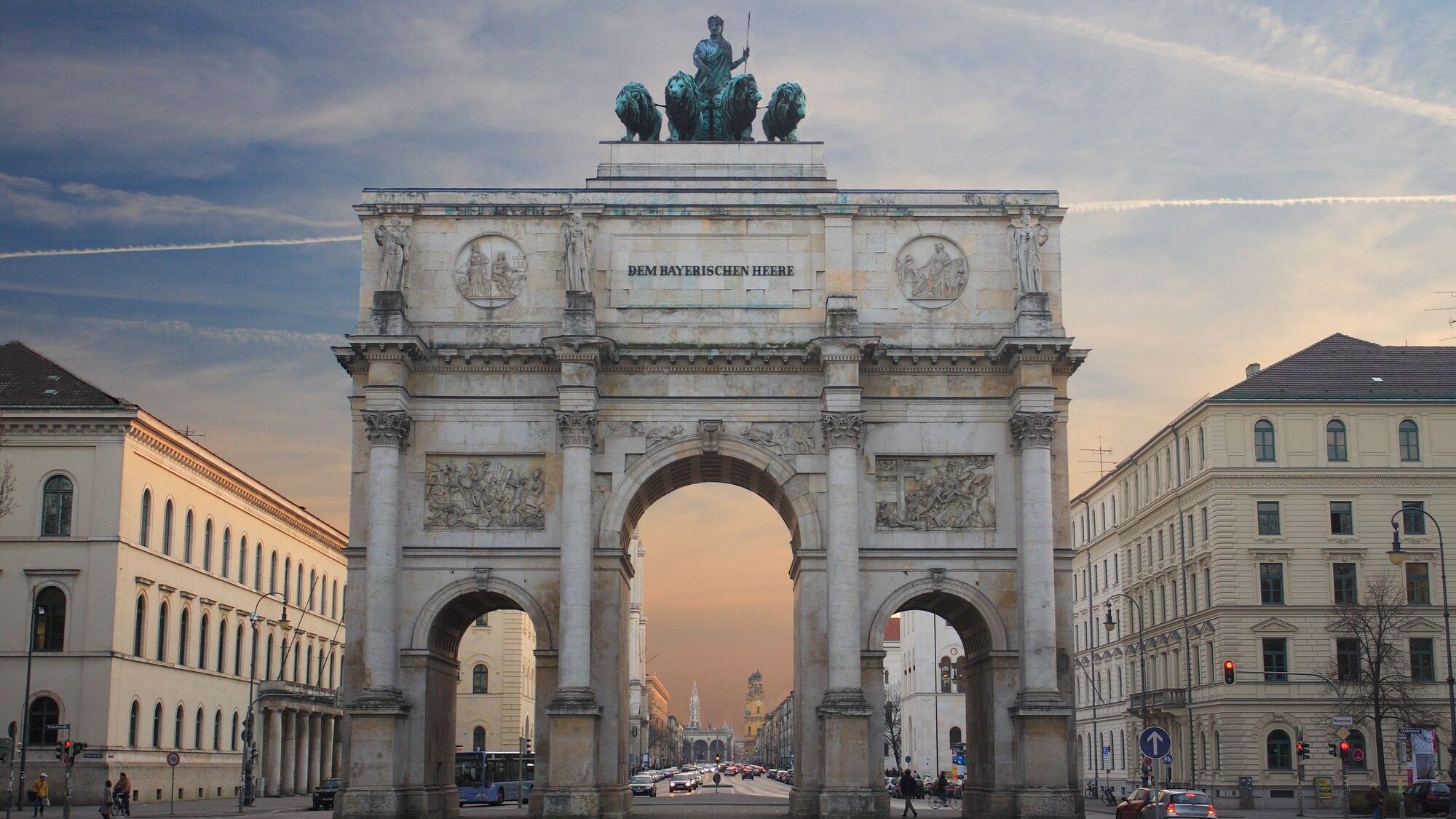 Siegestor, © München Tourismus, Peter Hutzler - IN München - Das Stadtmagazin München Stadtteile: Schwabing-Freimann mit Siegestor