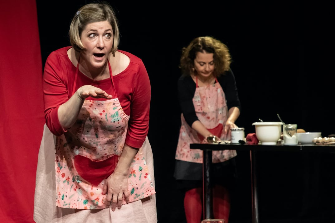 a2e6fa5-015314-394ff56e02c0a26dea43f1d603a66c0b59b26626-ah-zimtsterne-und-pfeffernussehanscp-quer.webp - IN München - Das Stadtmagazin