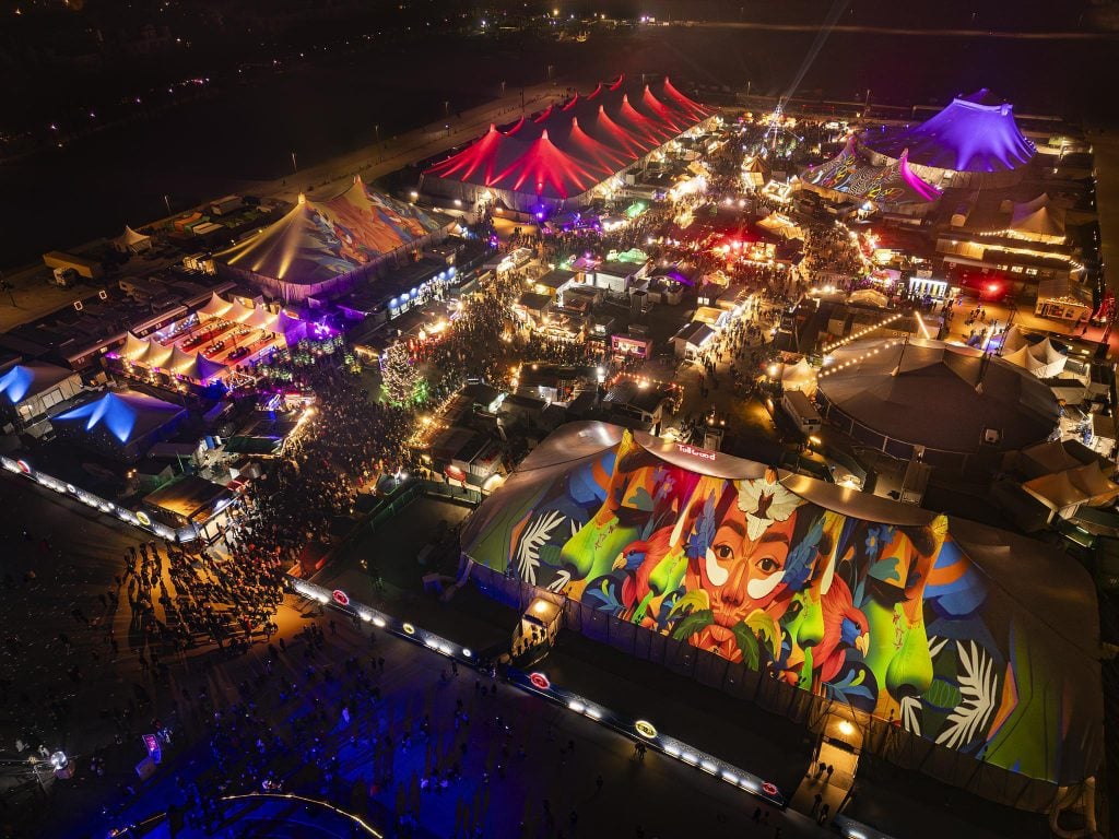 tollwood-leuchtet-wi2024-c-anton-brandl-300rgb-02 - IN München - Das Stadtmagazin