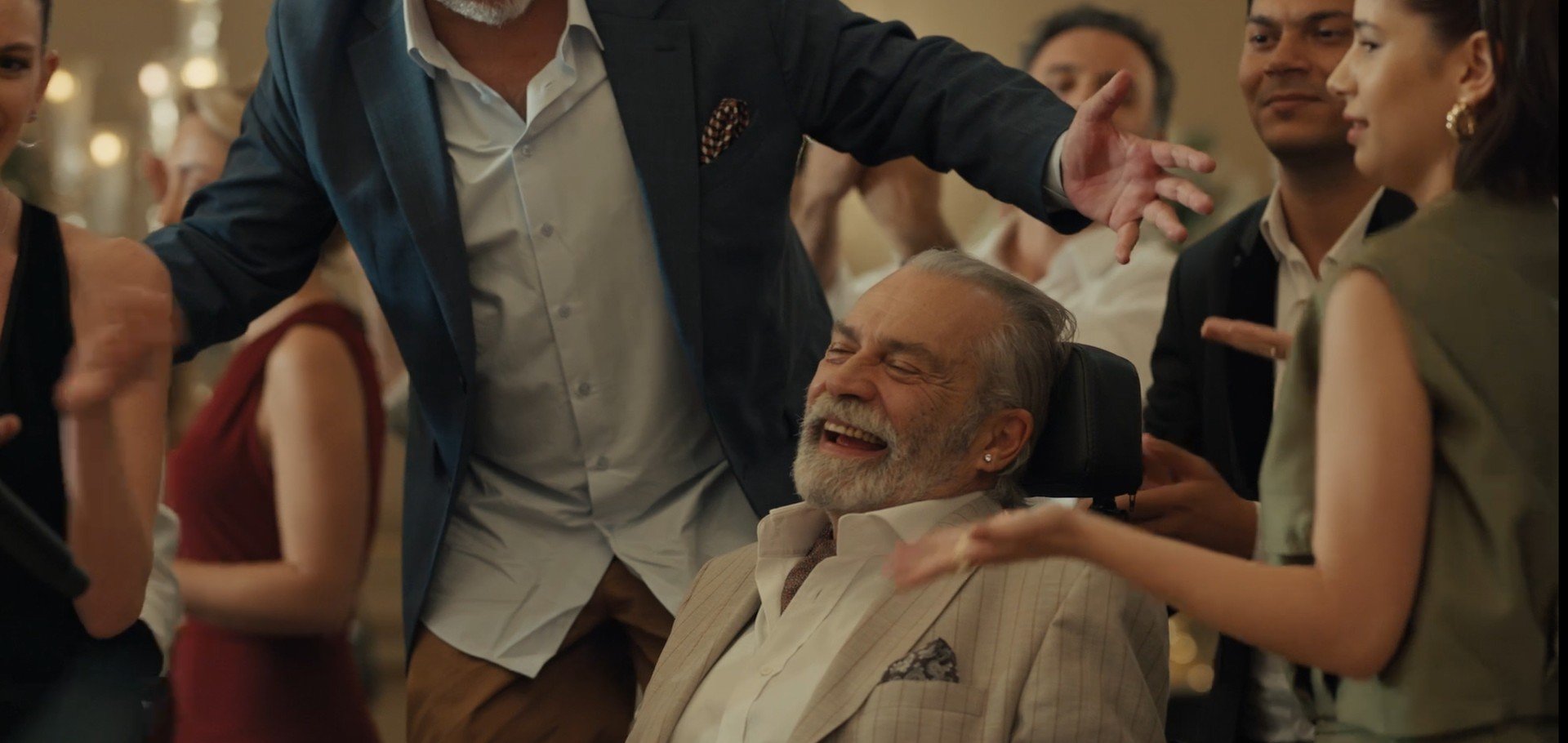 Bilder aus Soyut Disavurumcu Bir Dostlugun Anatomisi Veyahut Yan Yana