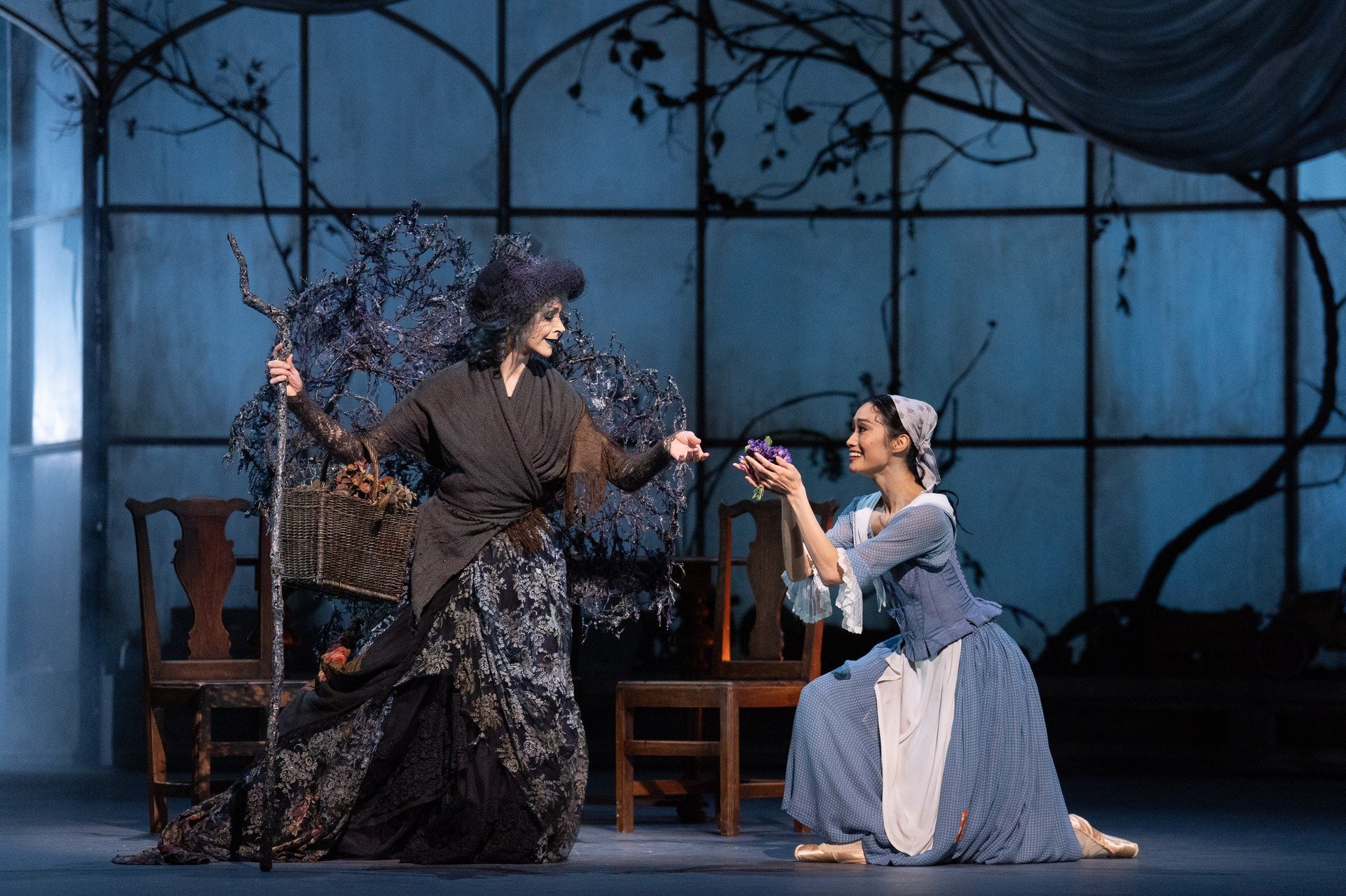 4387468-p-310357-print3.jpg - IN München - Das Stadtmagazin Bilder aus Royal Ballet & Opera 2025/26: Cinderella