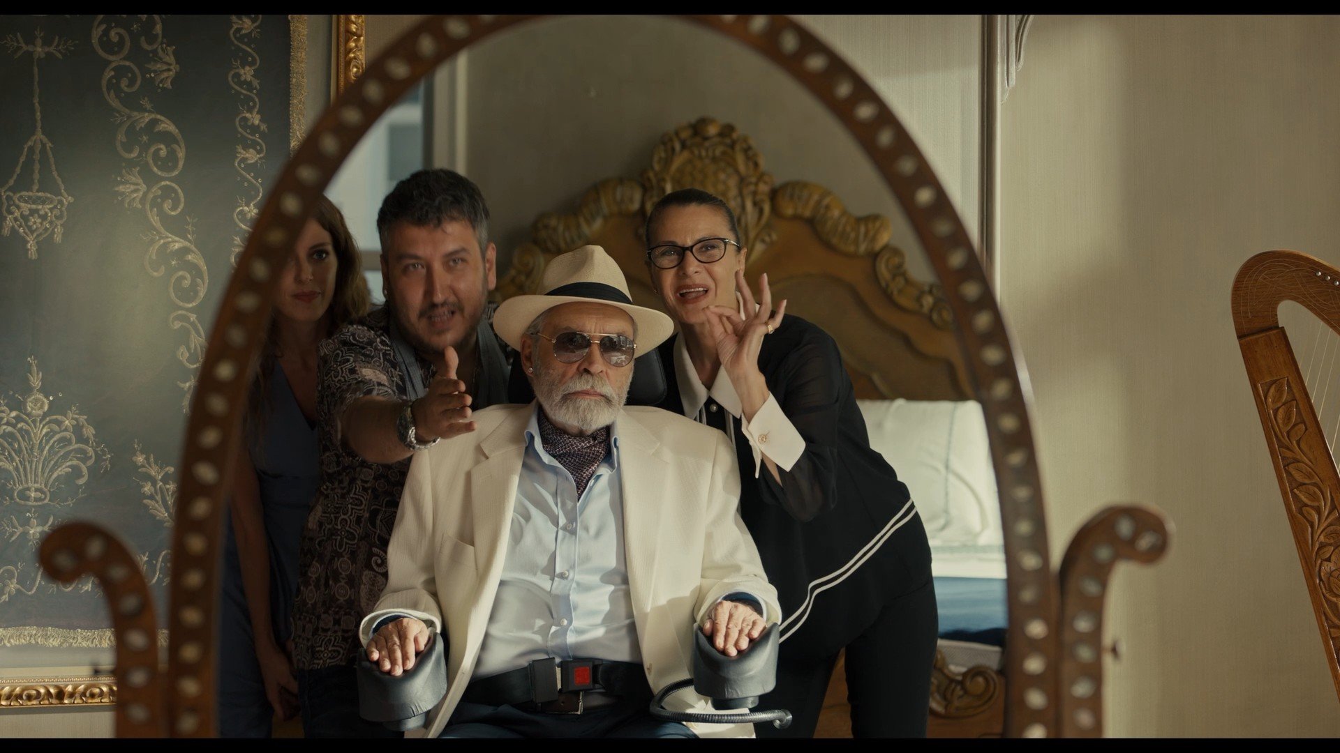 Bilder aus Soyut Disavurumcu Bir Dostlugun Anatomisi Veyahut Yan Yana