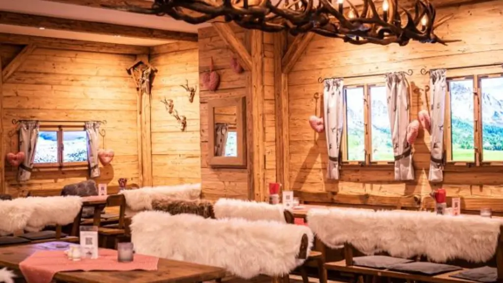 Almstüberl - IN München - Das Stadtmagazin Käsefondue München im Almstüberl