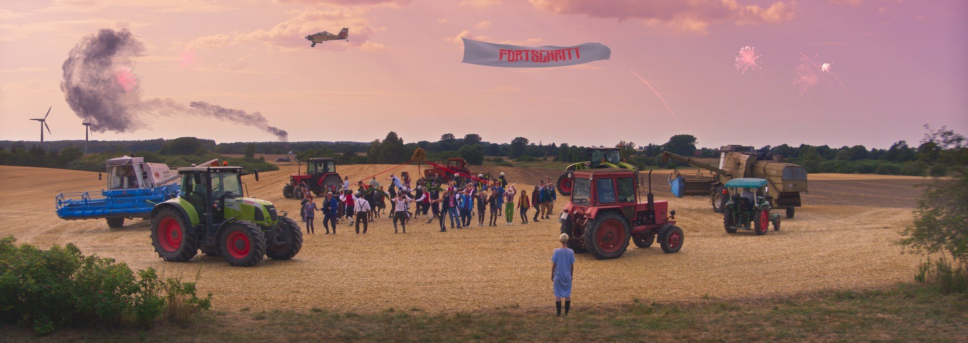 d531481-p-306387-print4.jpg - IN München - Das Stadtmagazin Bilder aus Rote Sterne überm Feld
