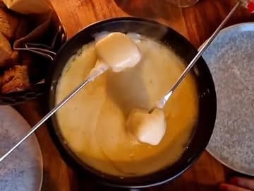 dizzy-daisy-fondue - IN München - Das Stadtmagazin Dizzy Daisy Cheesy Fondue