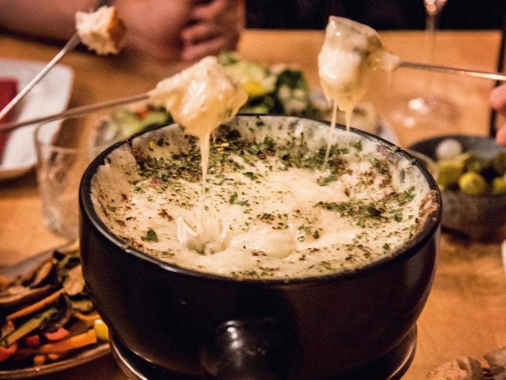 fondue-gaertnerplatzalm - IN München - Das Stadtmagazin Käsefondue