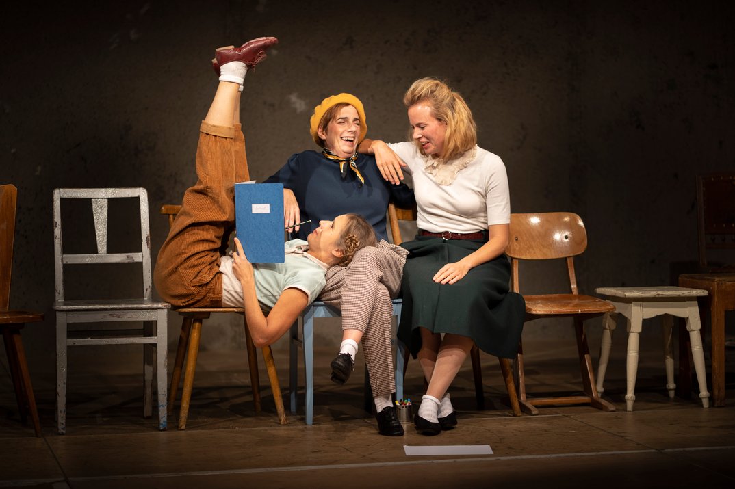 Caroline Tajib-Schmeer: Faschingsdienstag 1945