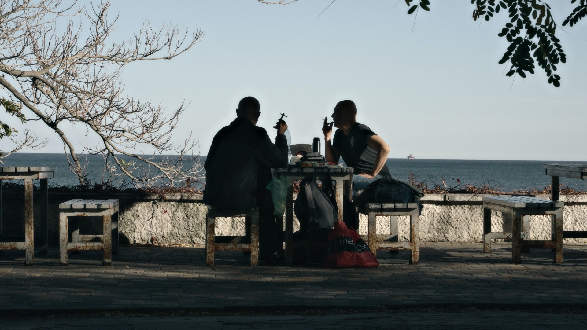 7900b03-p-310156-print1.jpg - IN München - Das Stadtmagazin Bilder aus When Lightning Flashes Over the Sea