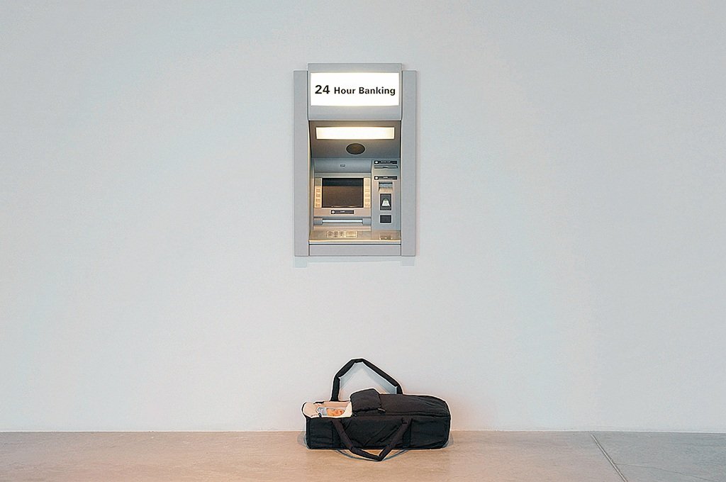 Art after Work – Elmgreen & Dragset. Handle with Care