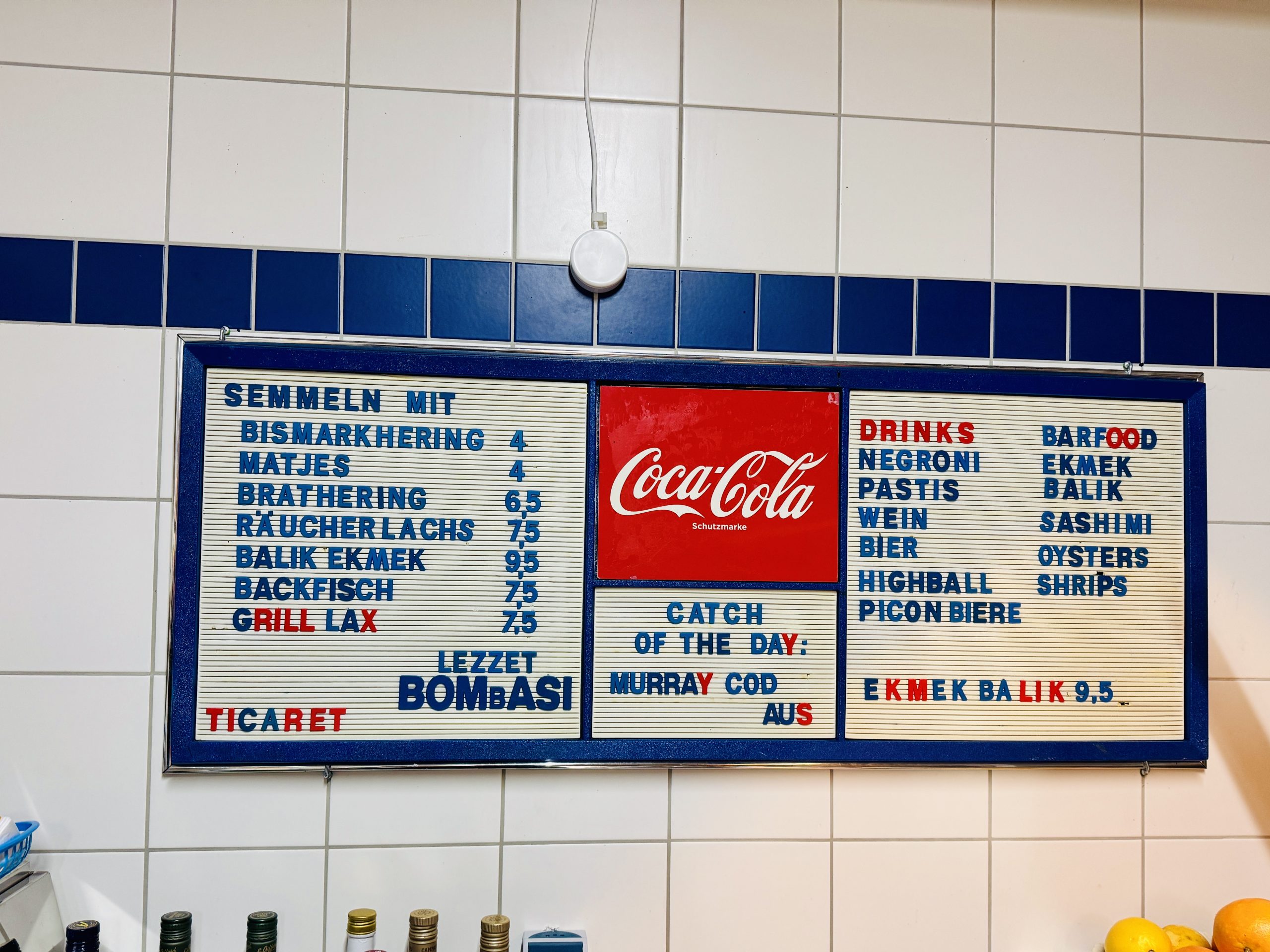 Bistro Ticaret: Tanzende Fische