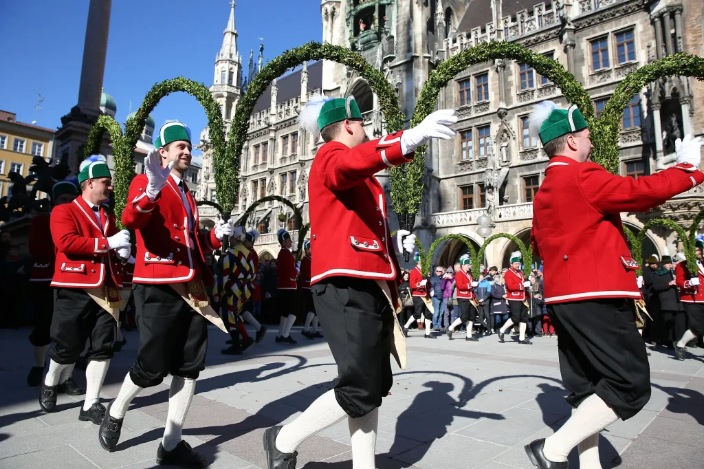Schaeffler am Marienplatz, © München Tourismus, Sigi Mueller - IN München - Das Stadtmagazin Schäfflertanz