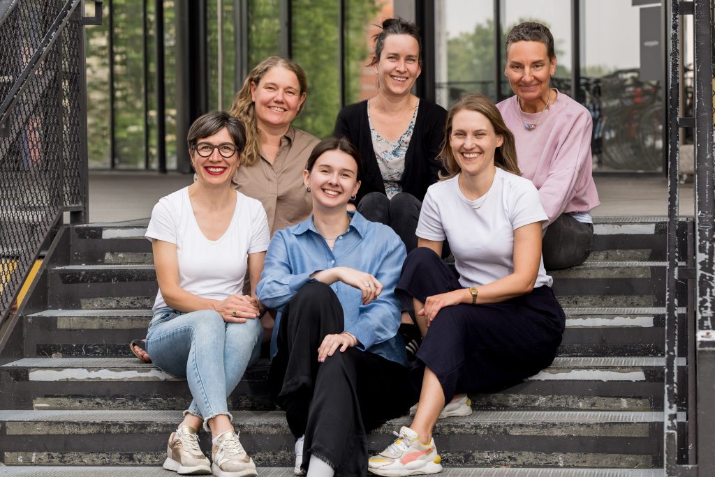 Serviceteam_2025_06_10thea0309_final_c_Tobias Hase - IN München - Das Stadtmagazin