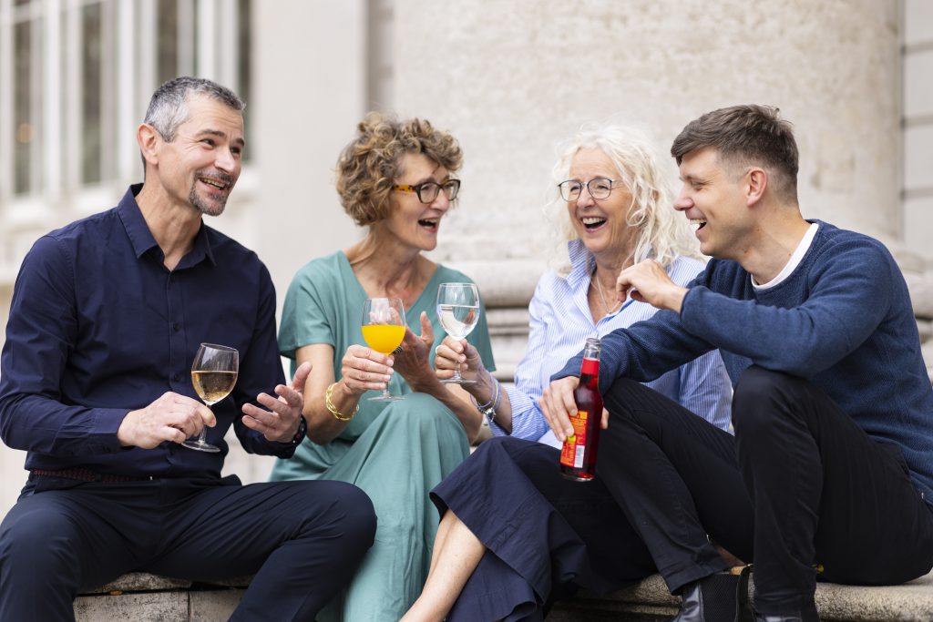 TheaGruppe_vor_Oper_IMG_0436_c_Daniela_Pfeil - IN München - Das Stadtmagazin Thea Kulturklub