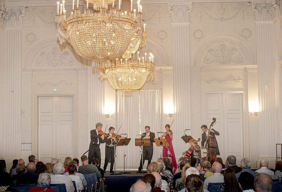 Residenz-Solisten: Meisterkonzerte bei Kerzenschein