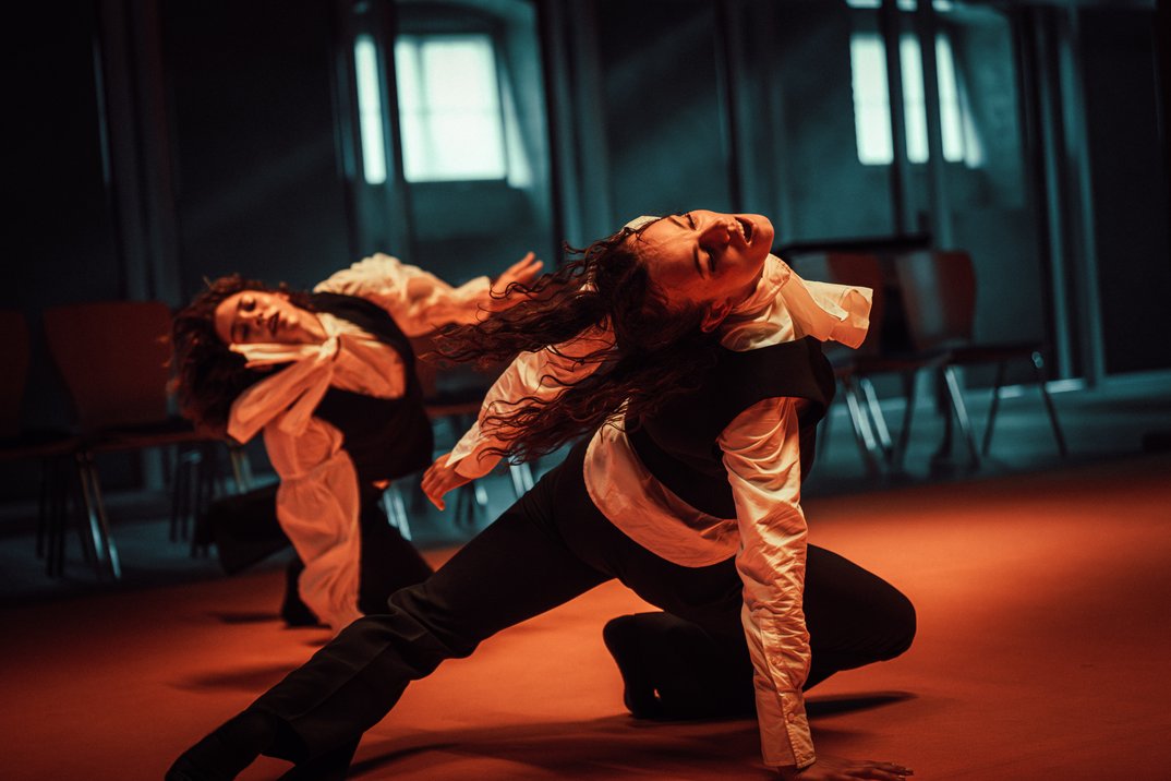 Dustin Klein: In to the Sun