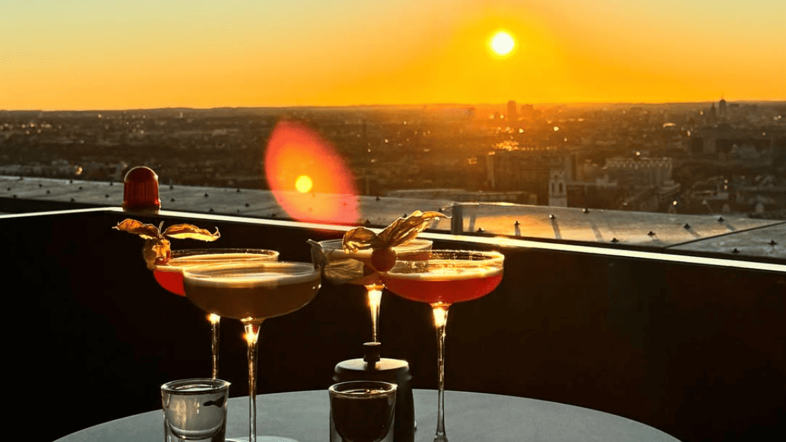 Neue Restaurants Bars und Cafés München: OTTO 25 - IN München - Das Stadtmagazin Rooftop Bar München / Dachterasse: OTTO 25