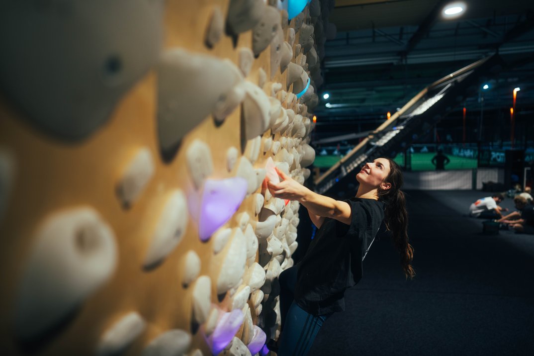 Womens Wednesday Boulder Room