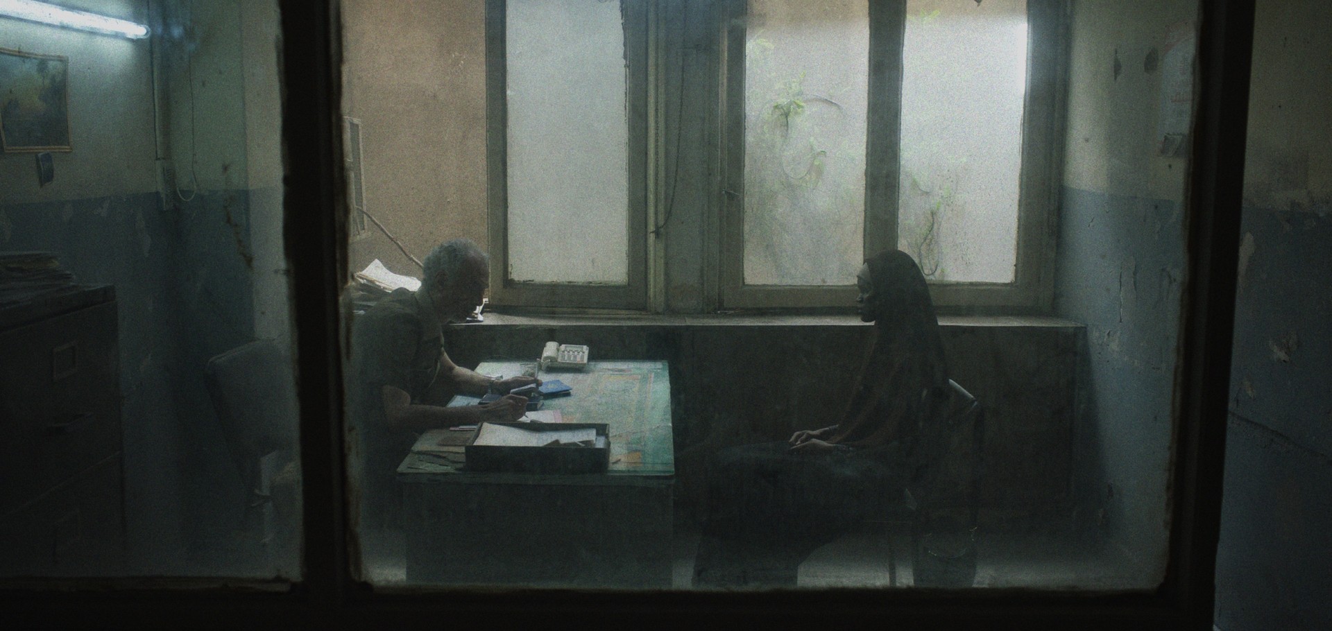 Bilder aus Aisha Can't Fly Away