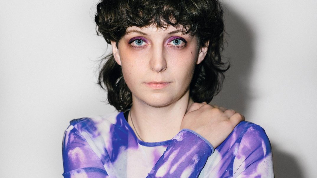 Fiona Sironic „Am Samstag gehen die Mädchen in den Wald und jagen Sachen in die Luft“