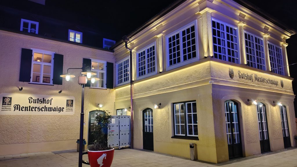 menterschwaige-aussenansicht-aw - IN München - Das Stadtmagazin Augustiner Gutshof Menterschwaige