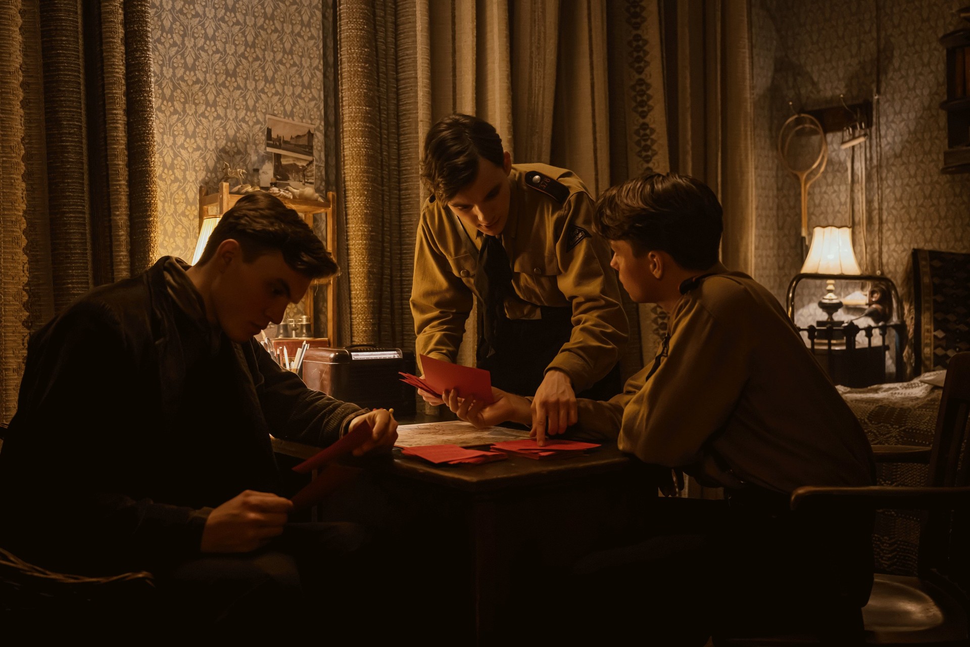 Bilder aus Wahrheit & Verrat - Truth & Treason