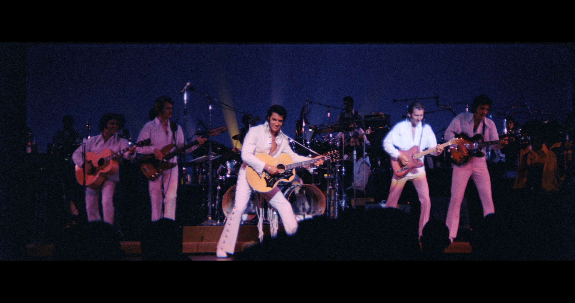 26310f6-p-312196-print8.jpg - IN München - Das Stadtmagazin Bilder aus EPiC: Elvis Presley In Concert