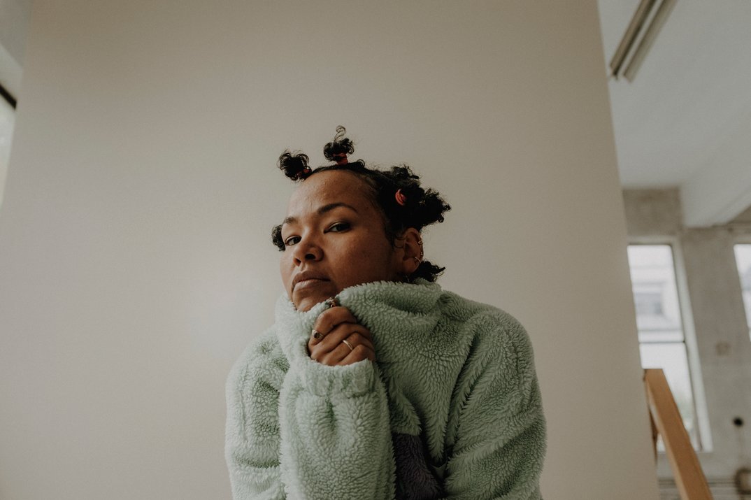 Guy-El invites: Hanna Sikasa