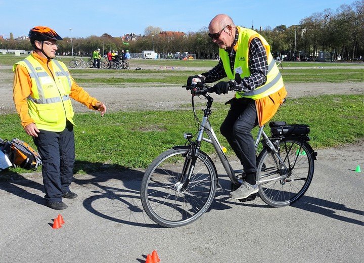 Mit mehr Sicherheit und Freude unterwegs – für Senior:innen
