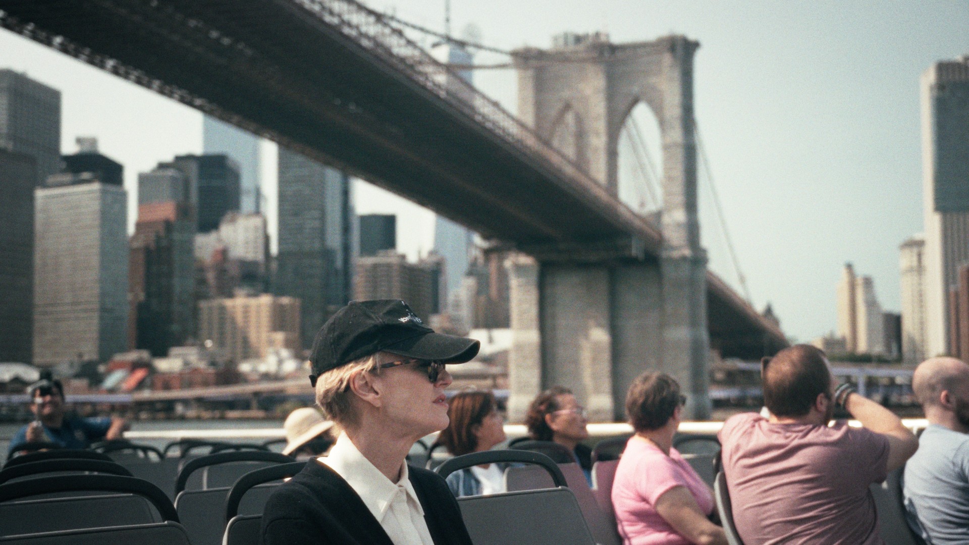 2d4605f-p-312879-print5.jpg - IN München - Das Stadtmagazin Bilder aus Siri Hustvedt - Dance Around the Self