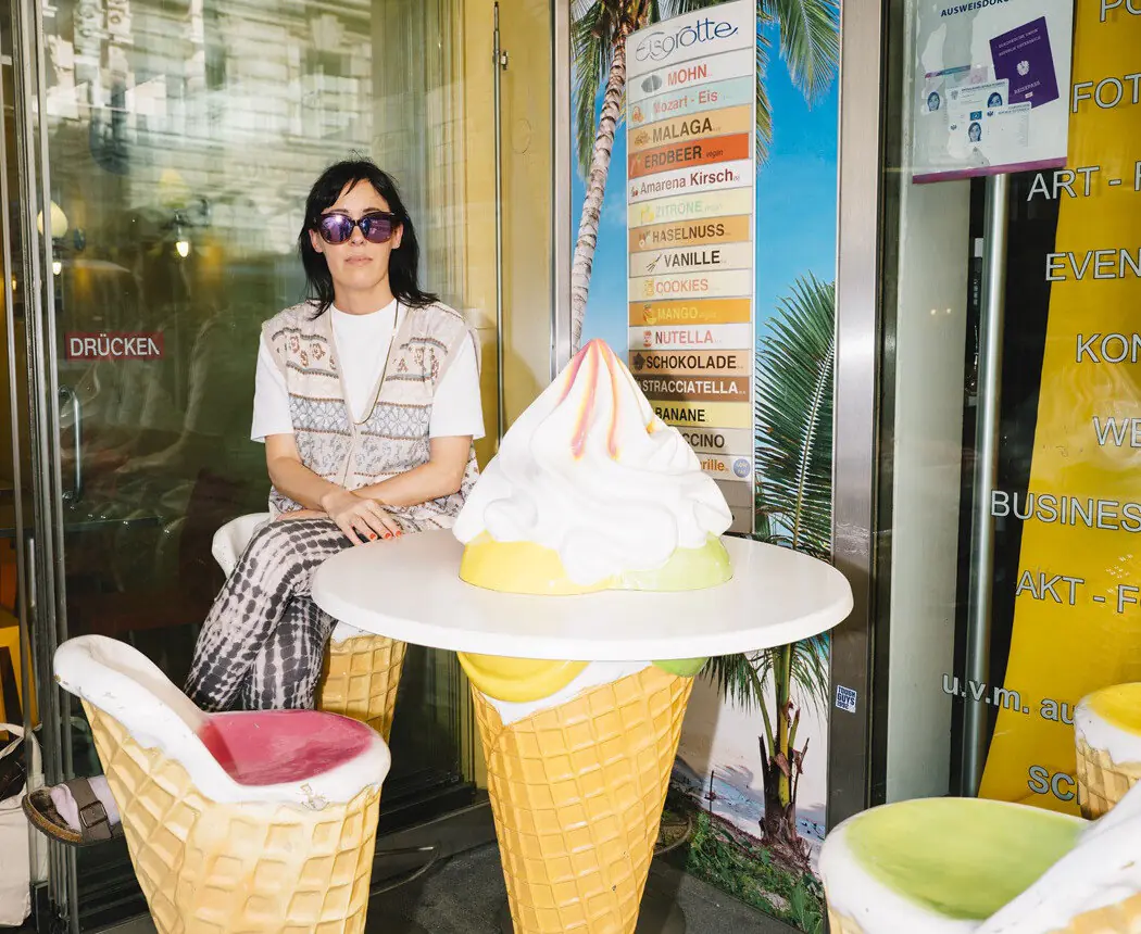 Eva Karl Faltermeier – Ding Dong