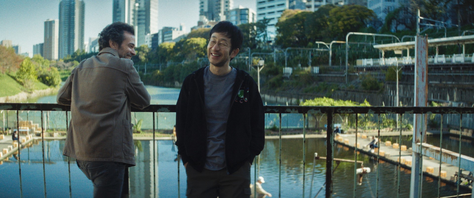 Bilder aus A Missing Part