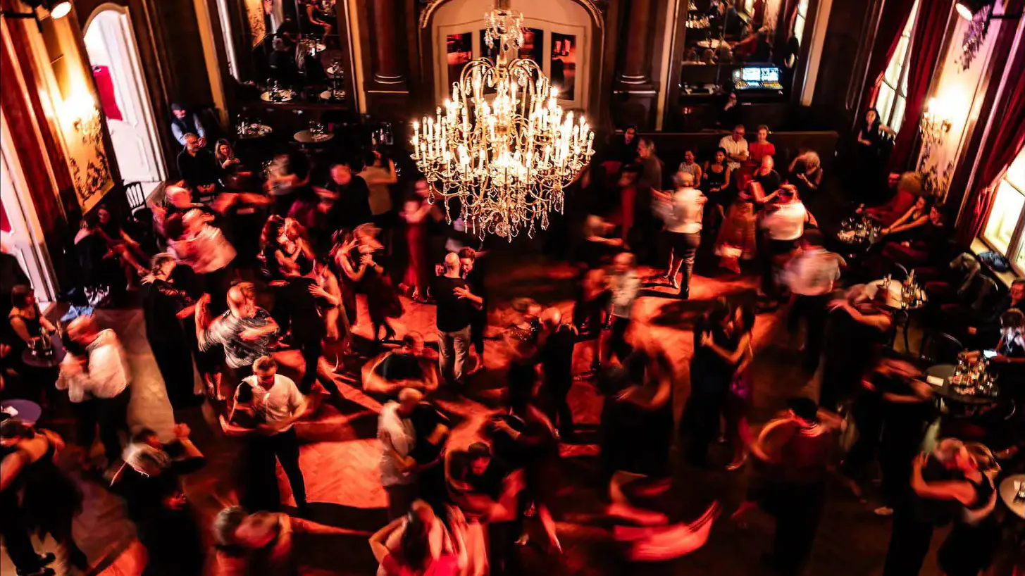 Tango tanzen im Silbersaal