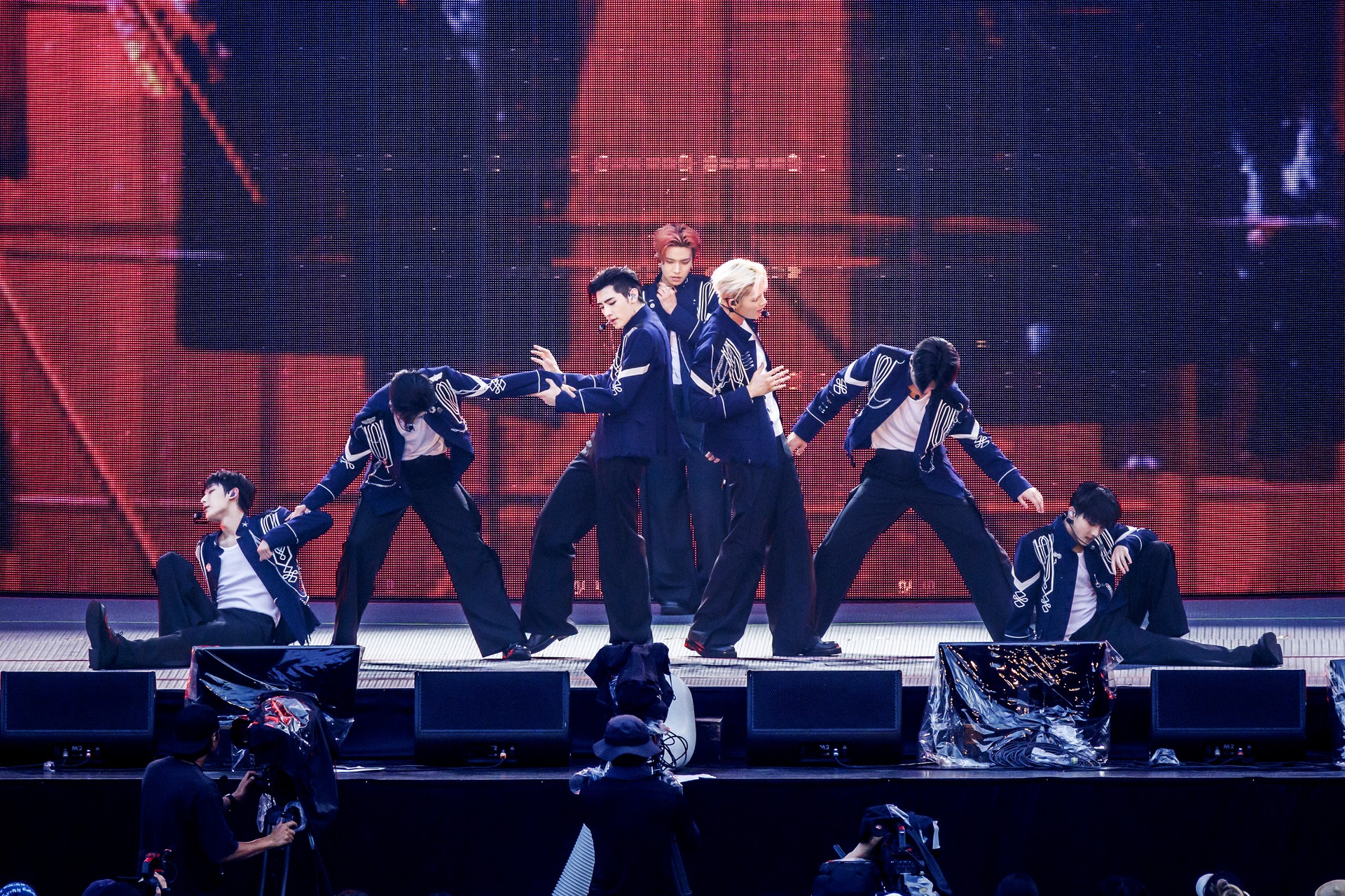 Bilder aus ENHYPEN [Walk the Line Summer Edition] in Cinemas