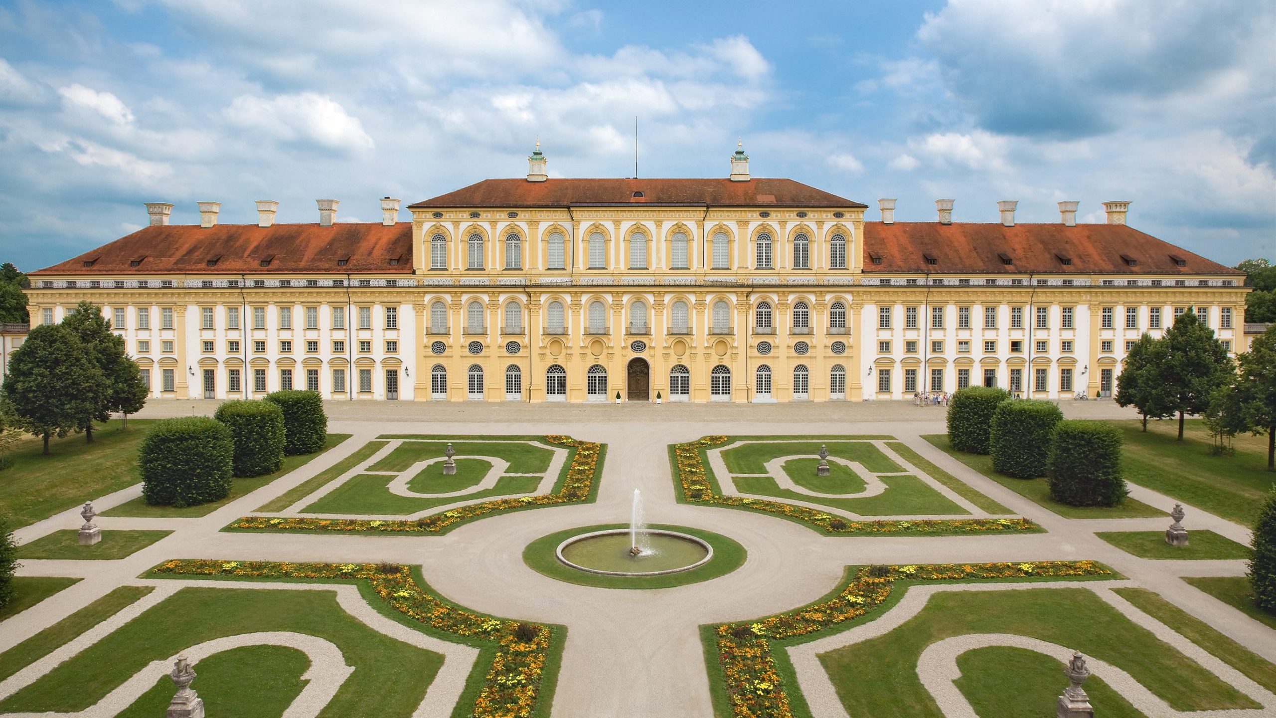 SNS_A_Fassade_West_gesamt - IN München - Das Stadtmagazin Neues Schloss Schleißheim: Außenansicht