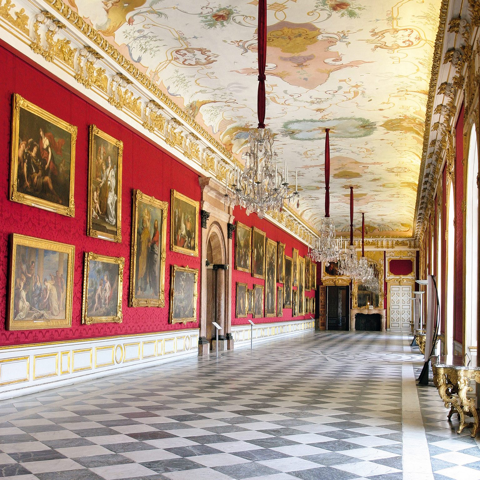 Y_galerie - IN München - Das Stadtmagazin Schloß Schleißheim: Prachtvolle Gänge