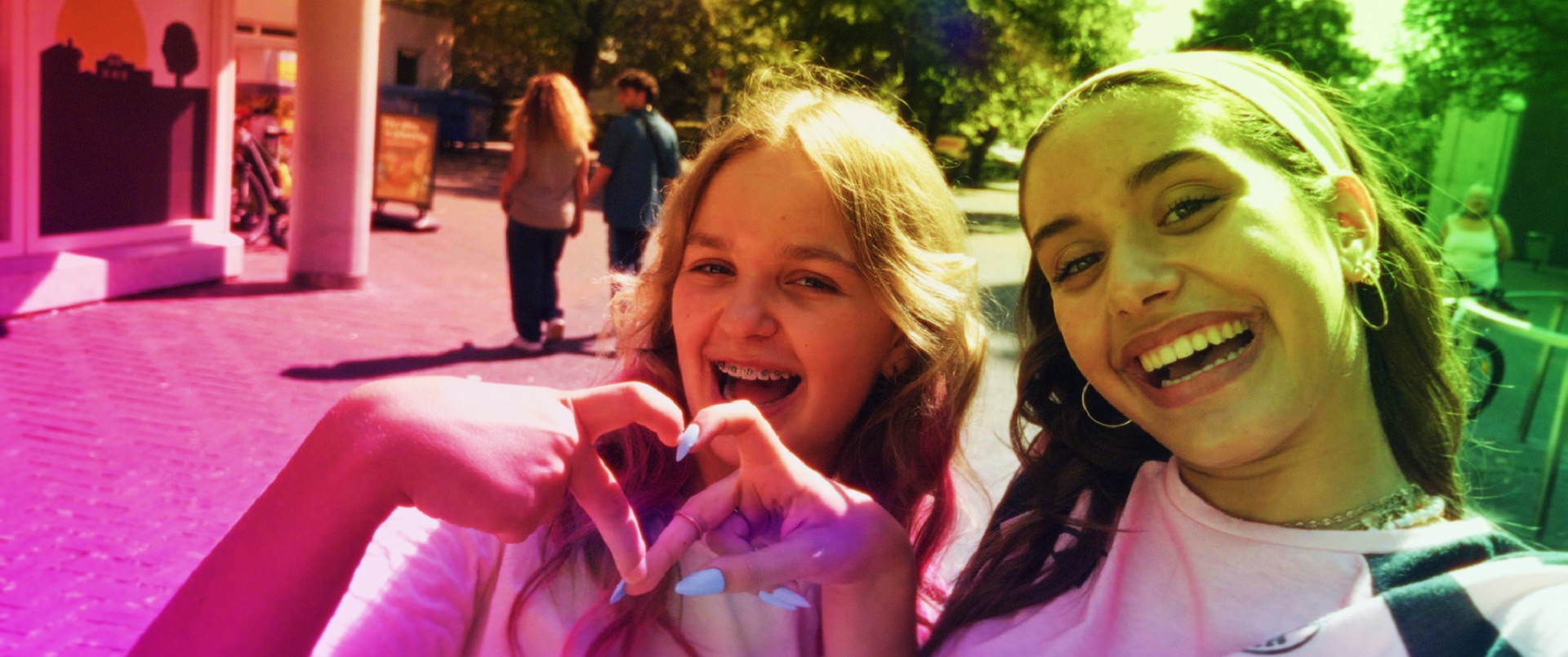 09864e0-p-313179-print3.jpg - IN München - Das Stadtmagazin Bilder aus Pferd am Stiel