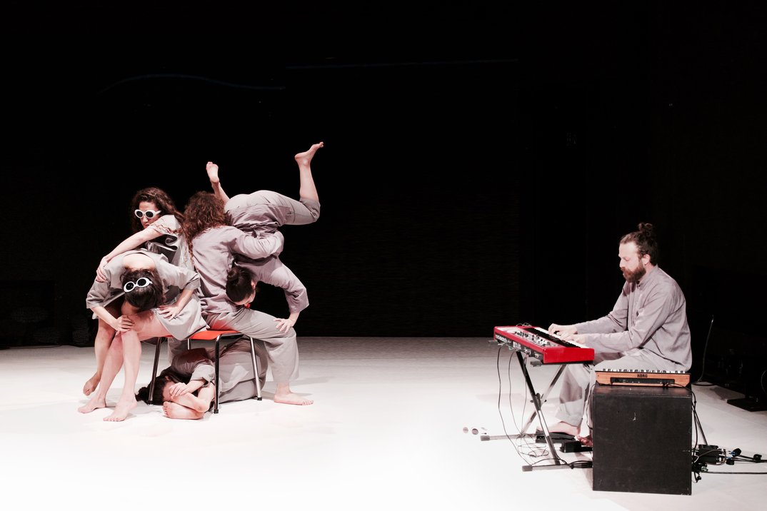 Ceren Oran & Moving Borders: Schön anders