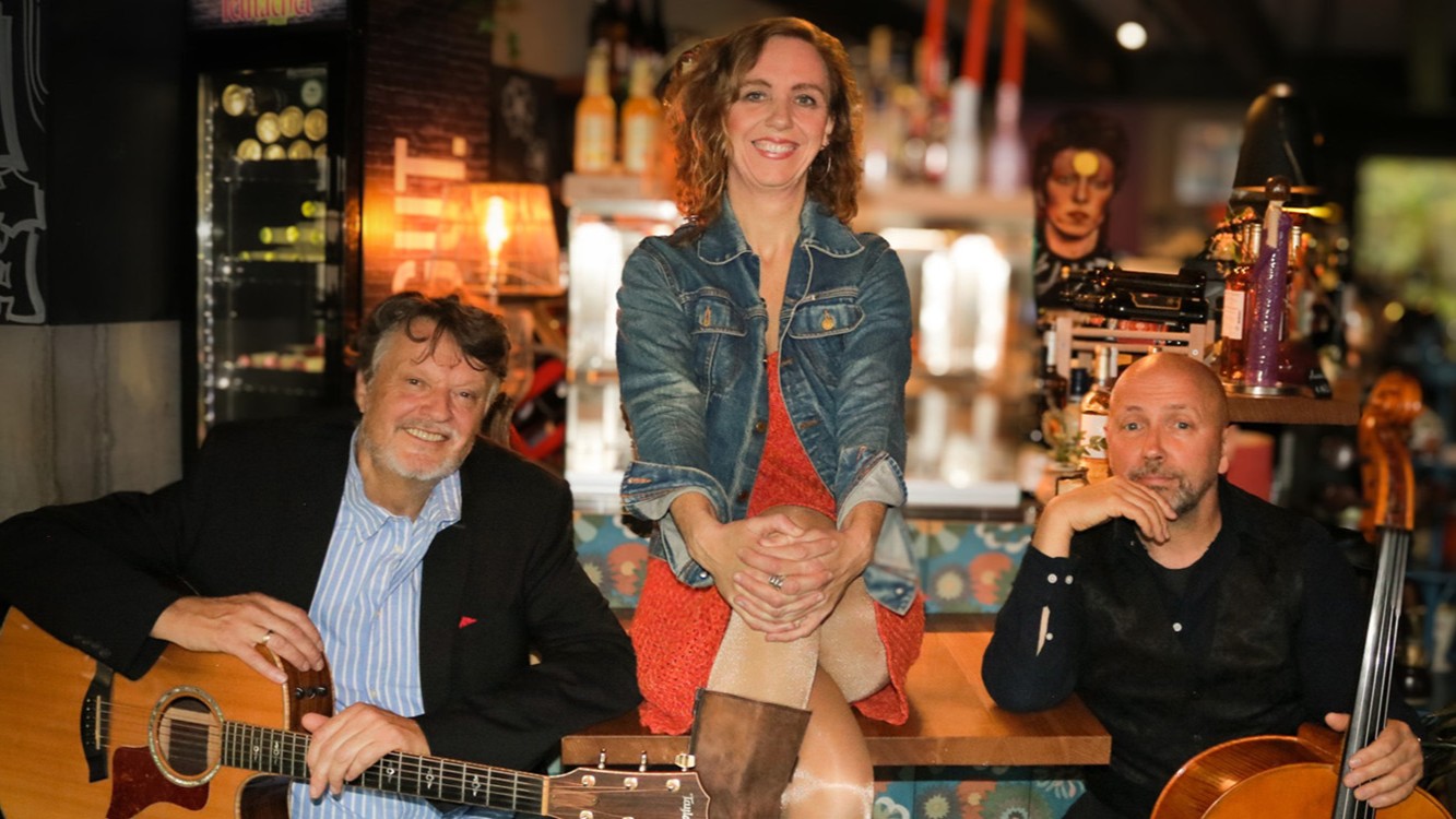 Café Voyage: Zwischen allen Stühlen