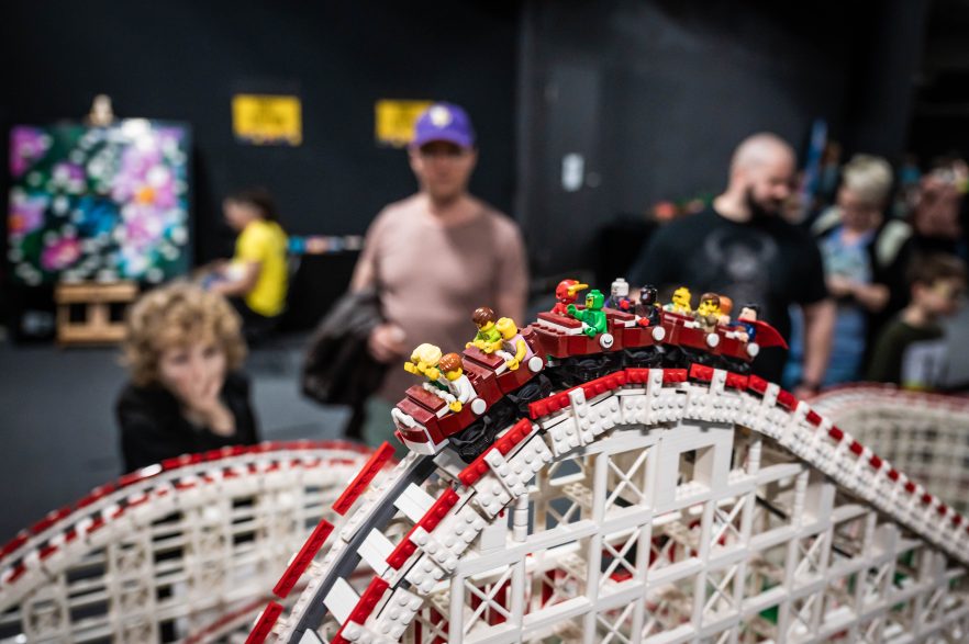 Tickets für die WORLD OF BRICKS vom 27. Mai bis 7. Juni im Pineapple Park