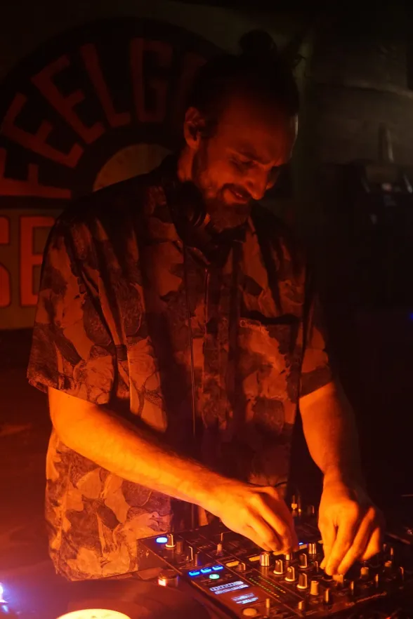 33 RPM am 16.4. im Unter Deck