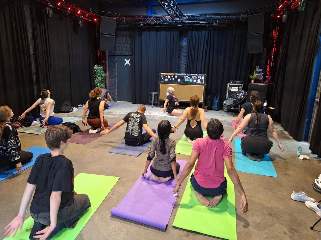 Metal Yoga Session „Full Force“