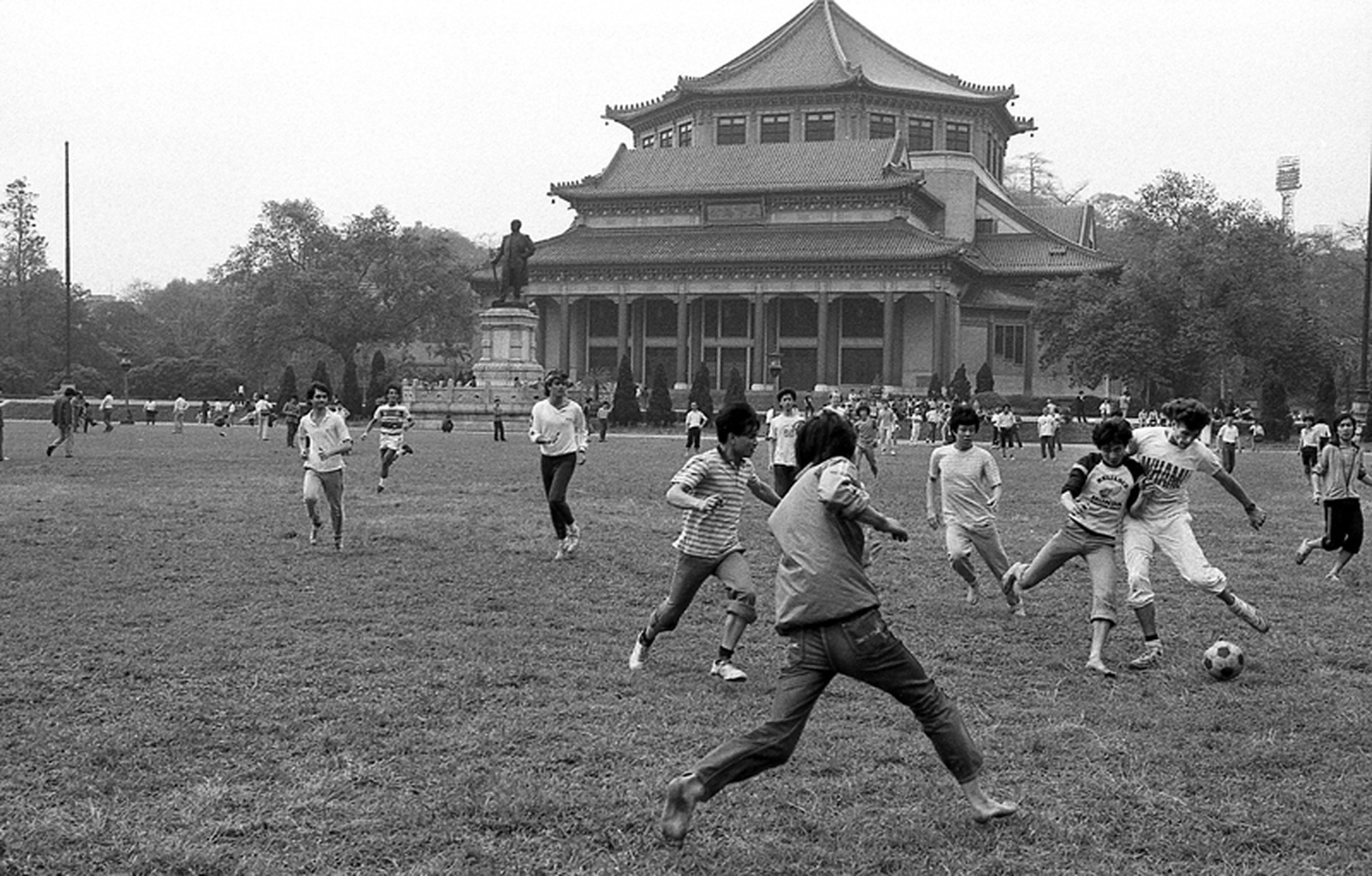 1e72e86-p-315377-print5.jpg - IN München - Das Stadtmagazin Bilder aus WHAM! 10 Days in China