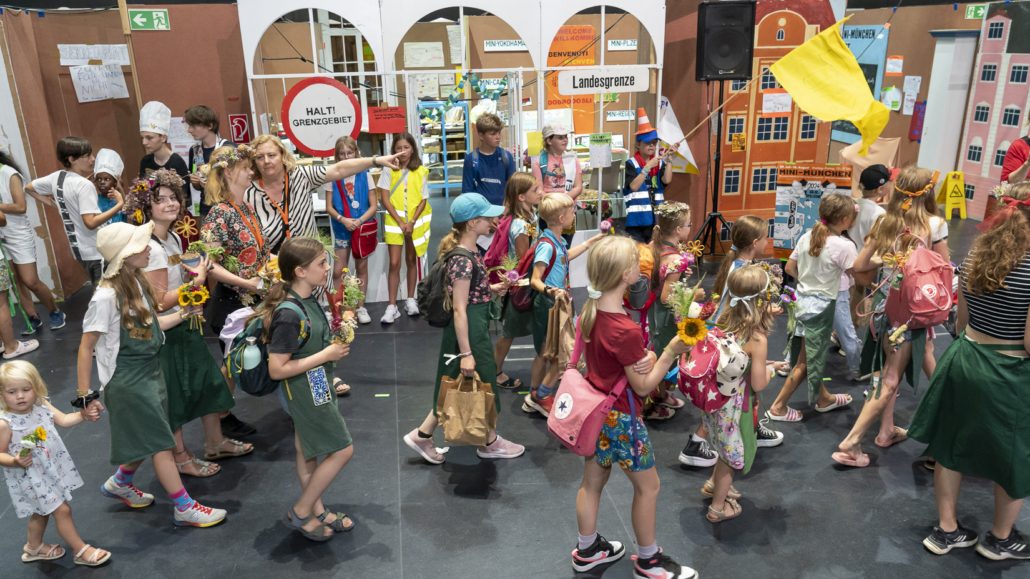 Einzug nach Mini-München 2024