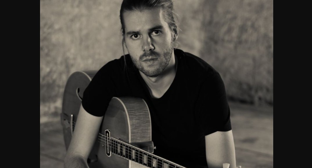 Philipp Schiepek Guitar Quartett feat. Tom Ollendorff