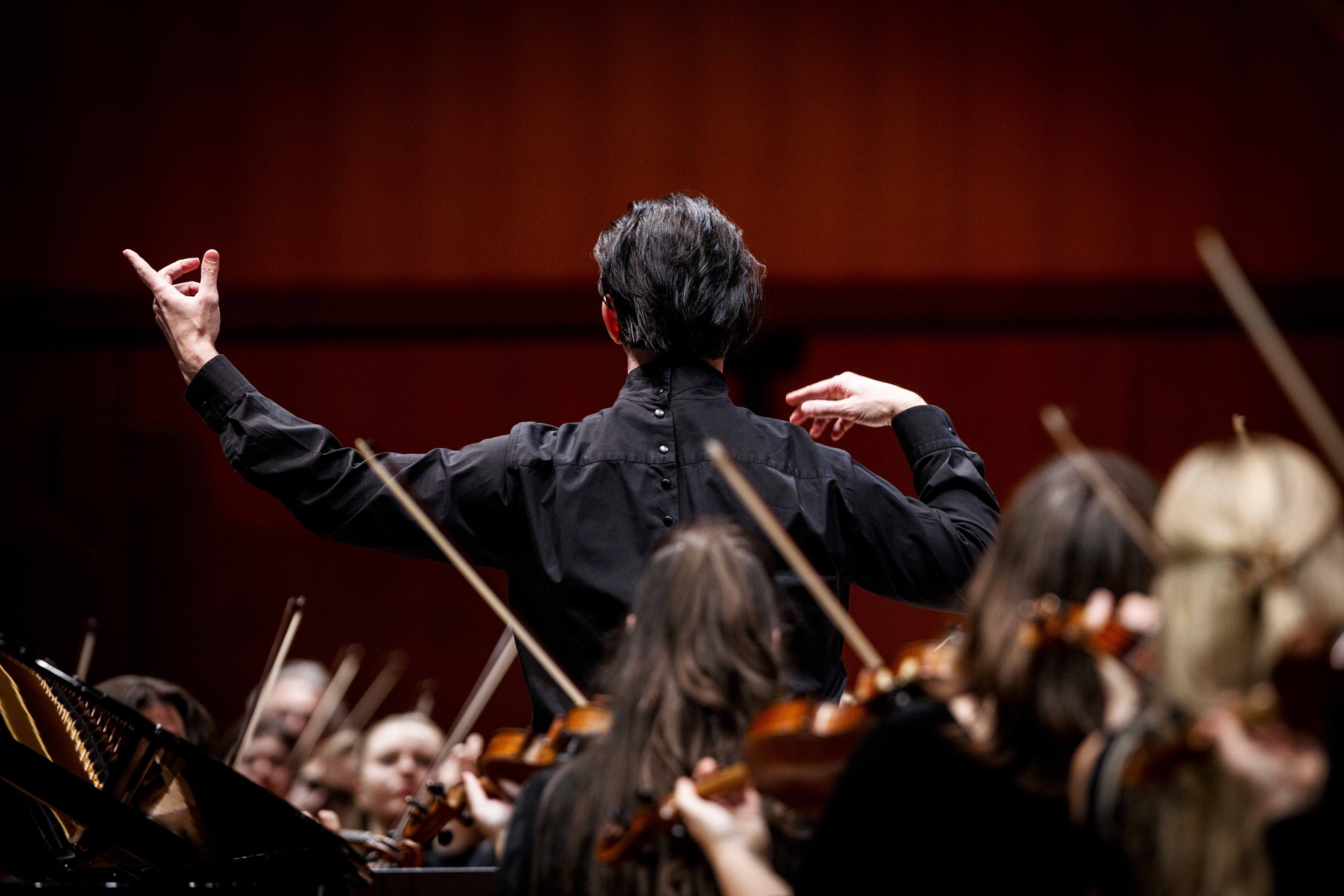 371693b-p-316399-print6.jpg - IN München - Das Stadtmagazin Bilder aus Junkies of Dreaming - Mahler 3 Currentzis