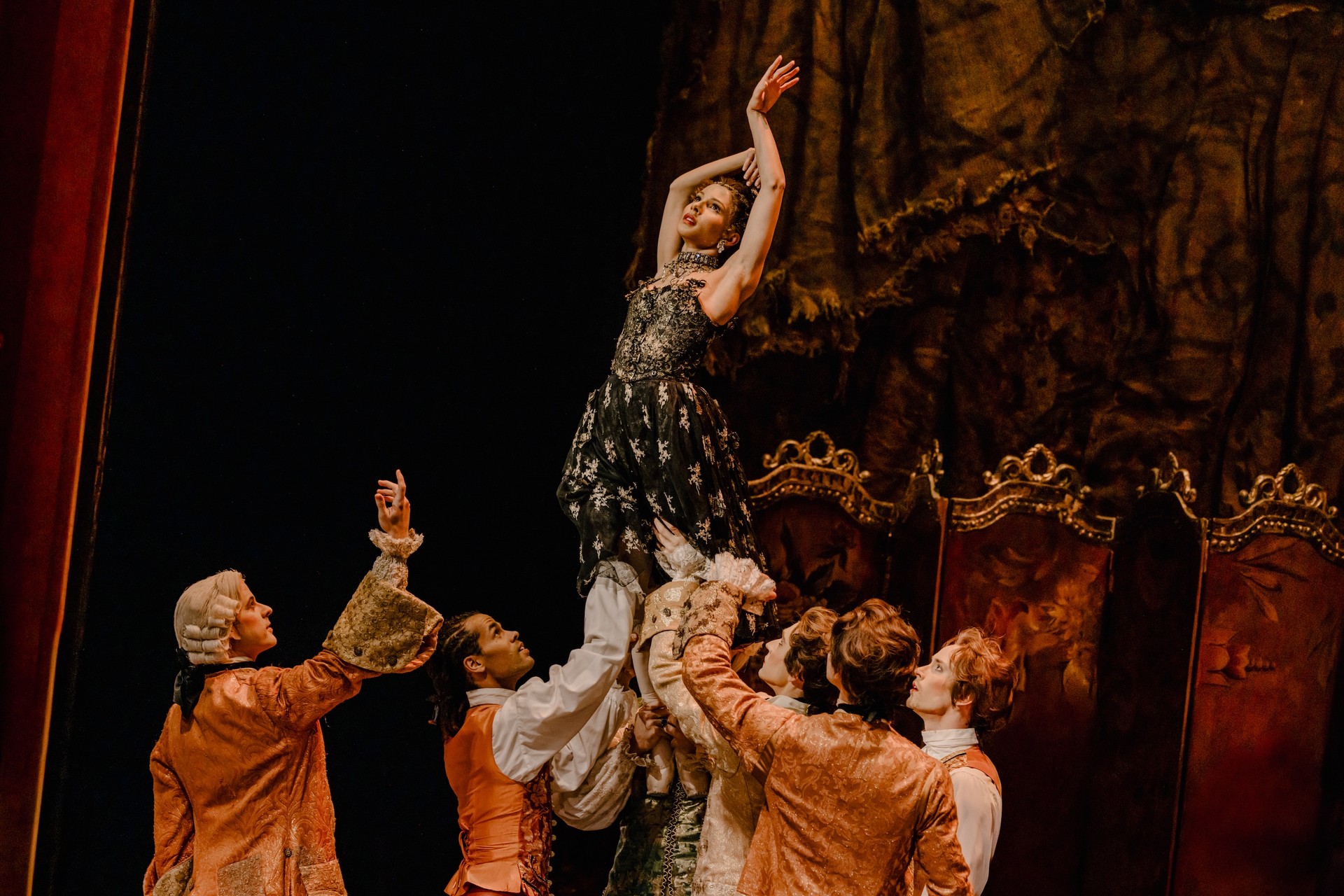 b301698-p-316660-print3.jpg - IN München - Das Stadtmagazin Bilder aus Royal Ballet & Opera 2026/27: Manon